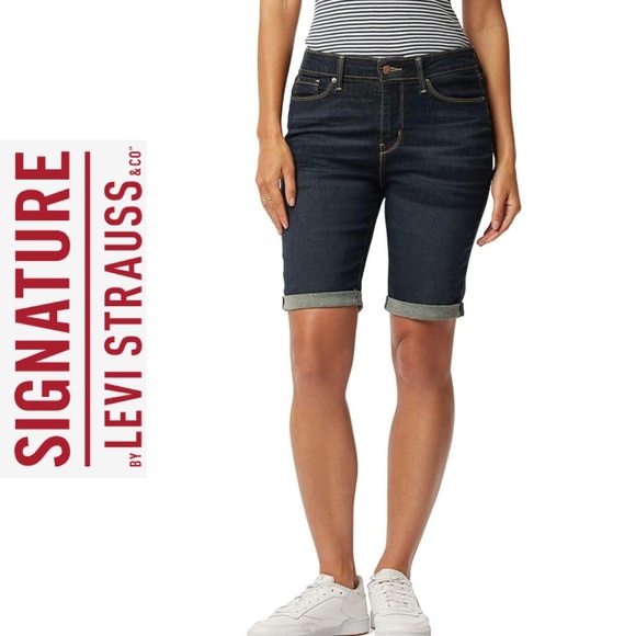 NWT 🦋 Levi Strauss Skinny Shorts
| Size: 4 - Picture 15 of 16